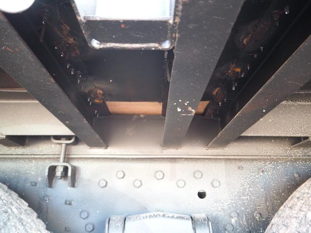 スーパーグレート 全塗装 3軸高床 2デフ 重機回送車 セルフクレーン 一組ボディ 古河ユニック 5段クレーン ハイジャッキ ラジコン 上物同年 ウインチ(ラジコン付) スロープハンガー ショートボディ 420馬力(35枚目)