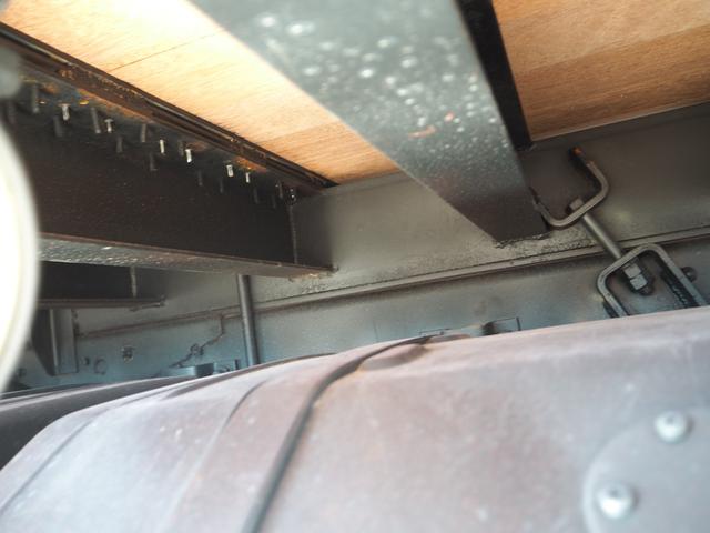 スーパーグレート 全塗装 3軸高床 2デフ 重機回送車 セルフクレーン 一組ボディ 古河ユニック 5段クレーン ハイジャッキ ラジコン 上物同年 ウインチ(ラジコン付) スロープハンガー ショートボディ 420馬力(49枚目)