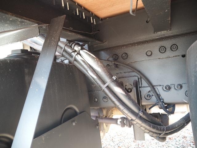 スーパーグレート 全塗装 3軸高床 2デフ 重機回送車 セルフクレーン 一組ボディ 古河ユニック 5段クレーン ハイジャッキ ラジコン 上物同年 ウインチ(ラジコン付) スロープハンガー ショートボディ 420馬力(50枚目)