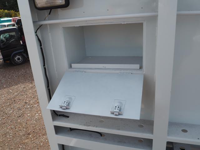 スーパーグレート 全塗装 3軸高床 2デフ 重機回送車 セルフクレーン 一組ボディ 古河ユニック 5段クレーン ハイジャッキ ラジコン 上物同年 ウインチ(ラジコン付) スロープハンガー ショートボディ 420馬力(60枚目)