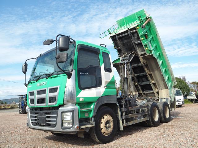 ギガ 3軸高床 2デフ 汚泥運搬車/タンク車 9.5立米 オールステンレスボディ 吐水口バルブ ホース挿入口ハッチ 水密ハンドルロック 新明和 BS天蓋ダンプ DR11-02SC 積載9.35t リーフサス(9枚目)