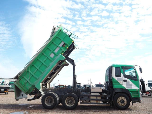 ギガ 3軸高床 2デフ 汚泥運搬車/タンク車 9.5立米 オールステンレスボディ 吐水口バルブ ホース挿入口ハッチ 水密ハンドルロック 新明和 BS天蓋ダンプ DR11-02SC 積載9.35t リーフサス(15枚目)