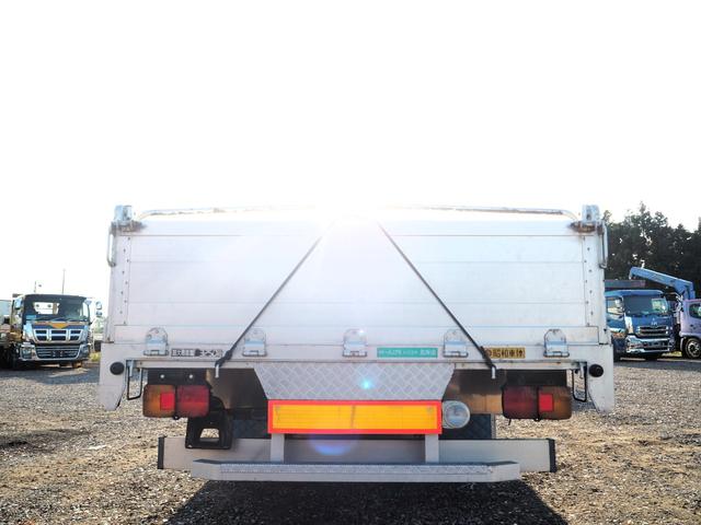 ヒノレンジャー 　ワイド幅　６２００ボディ／６．２ｍボディ　アルミブロック平ボディ　三方開　内フック（落とし込み式）　スタンション穴　リーフサス　ターボ２２５馬力　積載３．２５ｔ　６速ＭＴ　ベッド付き　坂道発進補助装置（4枚目）