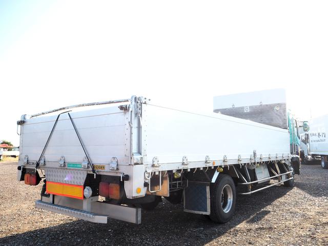 ヒノレンジャー 　ワイド幅　６２００ボディ／６．２ｍボディ　アルミブロック平ボディ　三方開　内フック（落とし込み式）　スタンション穴　リーフサス　ターボ２２５馬力　積載３．２５ｔ　６速ＭＴ　ベッド付き　坂道発進補助装置（5枚目）