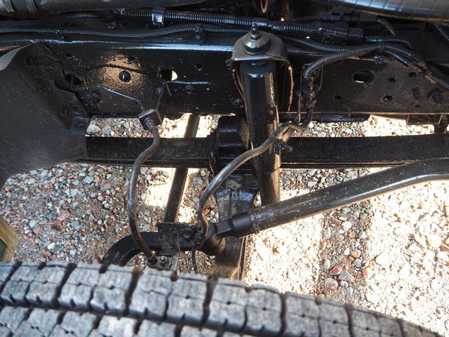 ヒノレンジャー 　ワイド幅　６２００ボディ／６．２ｍボディ　アルミブロック平ボディ　三方開　内フック（落とし込み式）　スタンション穴　リーフサス　ターボ２２５馬力　積載３．２５ｔ　６速ＭＴ　ベッド付き　坂道発進補助装置（11枚目）