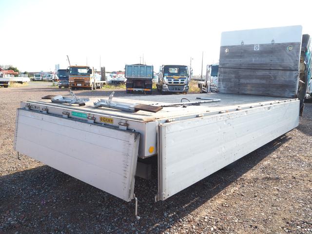 ヒノレンジャー 　ワイド幅　６２００ボディ／６．２ｍボディ　アルミブロック平ボディ　三方開　内フック（落とし込み式）　スタンション穴　リーフサス　ターボ２２５馬力　積載３．２５ｔ　６速ＭＴ　ベッド付き　坂道発進補助装置（40枚目）