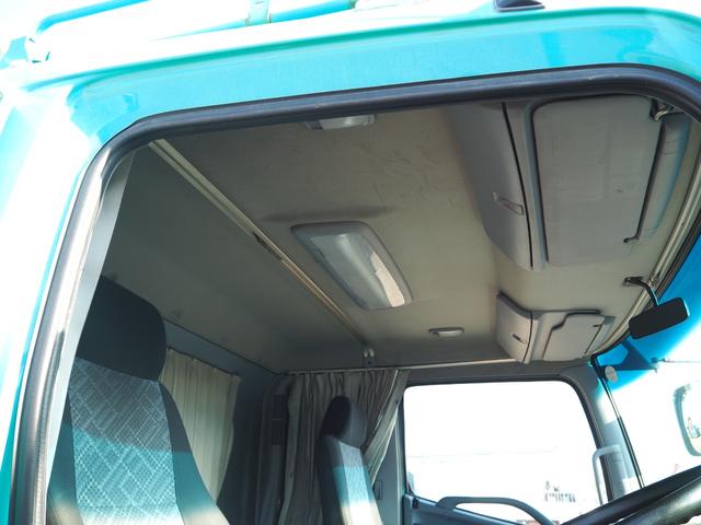 ヒノレンジャー 　ワイド幅　６２００ボディ／６．２ｍボディ　アルミブロック平ボディ　三方開　内フック（落とし込み式）　スタンション穴　リーフサス　ターボ２２５馬力　積載３．２５ｔ　６速ＭＴ　ベッド付き　坂道発進補助装置（45枚目）