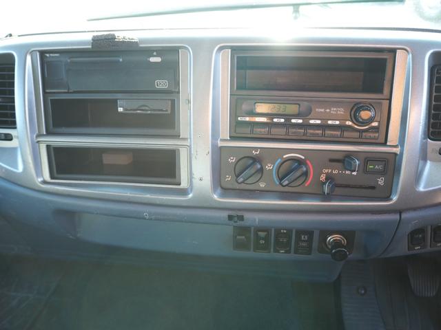 ヒノレンジャー 　ワイド幅　６２００ボディ／６．２ｍボディ　アルミブロック平ボディ　三方開　内フック（落とし込み式）　スタンション穴　リーフサス　ターボ２２５馬力　積載３．２５ｔ　６速ＭＴ　ベッド付き　坂道発進補助装置（49枚目）