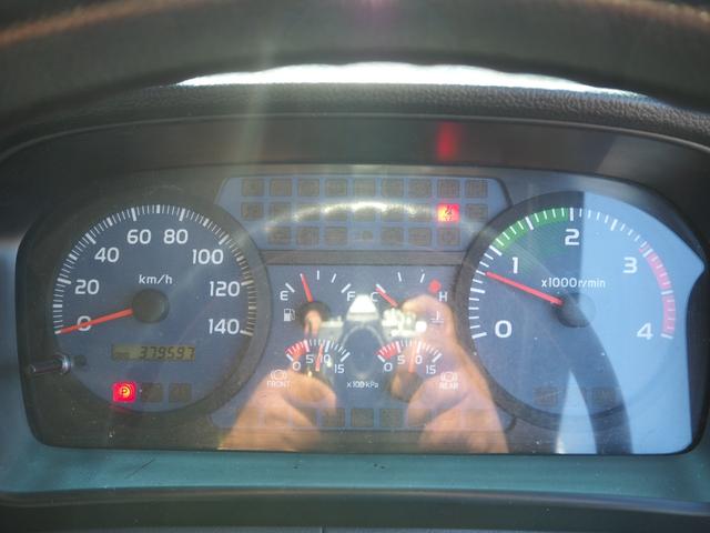 ヒノレンジャー 　ワイド幅　６２００ボディ／６．２ｍボディ　アルミブロック平ボディ　三方開　内フック（落とし込み式）　スタンション穴　リーフサス　ターボ２２５馬力　積載３．２５ｔ　６速ＭＴ　ベッド付き　坂道発進補助装置（54枚目）