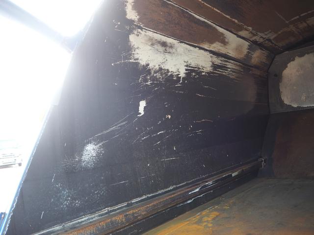 ファイター 　富士車輌製　パッカー車／塵芥車　ＰＬ４１０９　プレス式　容積１０立米　連続スイッチ　汚水タンク付　上物同年　リーフサス　ターボ２４０馬力　積載１．７ｔ　６速ＭＴ　ベッド付き　坂道発進補助装置（18枚目）