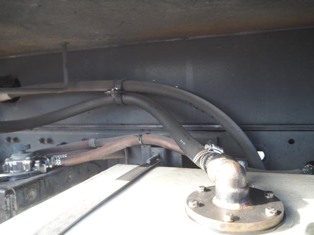 ファイター 　富士車輌製　パッカー車／塵芥車　ＰＬ４１０９　プレス式　容積１０立米　連続スイッチ　汚水タンク付　上物同年　リーフサス　ターボ２４０馬力　積載１．７ｔ　６速ＭＴ　ベッド付き　坂道発進補助装置（46枚目）