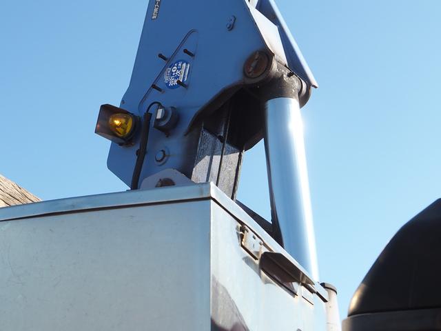 スーパーグレート 　４軸低床　２デフ　タダノ　ＴＭ－ＺＲ５０４　４段クレーン　角足　ラジコン付　上物同年　アルミブロック平ボディ　五方開　床鉄縞板張り　リアエアサス　ターボ３８０馬力　積載１２．３ｔ　７速ＭＴ　デフロック（11枚目）