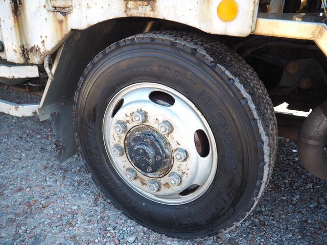 スーパーグレート 　４軸低床　２デフ　タダノ　ＴＭ－ＺＲ５０４　４段クレーン　角足　ラジコン付　上物同年　アルミブロック平ボディ　五方開　床鉄縞板張り　リアエアサス　ターボ３８０馬力　積載１２．３ｔ　７速ＭＴ　デフロック（29枚目）