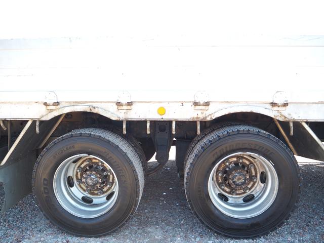 スーパーグレート 　４軸低床　２デフ　タダノ　ＴＭ－ＺＲ５０４　４段クレーン　角足　ラジコン付　上物同年　アルミブロック平ボディ　五方開　床鉄縞板張り　リアエアサス　ターボ３８０馬力　積載１２．３ｔ　７速ＭＴ　デフロック（32枚目）