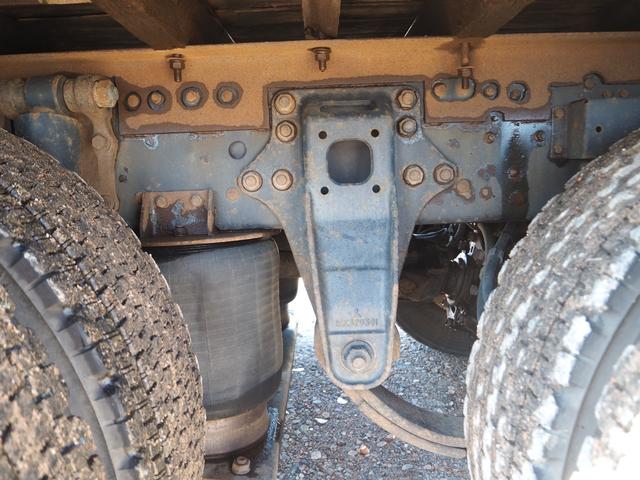 スーパーグレート 　４軸低床　２デフ　タダノ　ＴＭ－ＺＲ５０４　４段クレーン　角足　ラジコン付　上物同年　アルミブロック平ボディ　五方開　床鉄縞板張り　リアエアサス　ターボ３８０馬力　積載１２．３ｔ　７速ＭＴ　デフロック（42枚目）