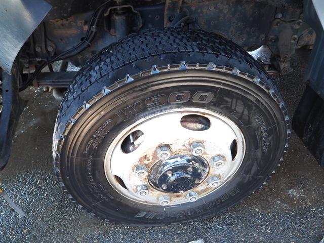 スーパーグレート 　４軸低床　２デフ　タダノ　ＴＭ－ＺＲ５０４　４段クレーン　角足　ラジコン付　上物同年　アルミブロック平ボディ　五方開　床鉄縞板張り　リアエアサス　ターボ３８０馬力　積載１２．３ｔ　７速ＭＴ　デフロック（52枚目）