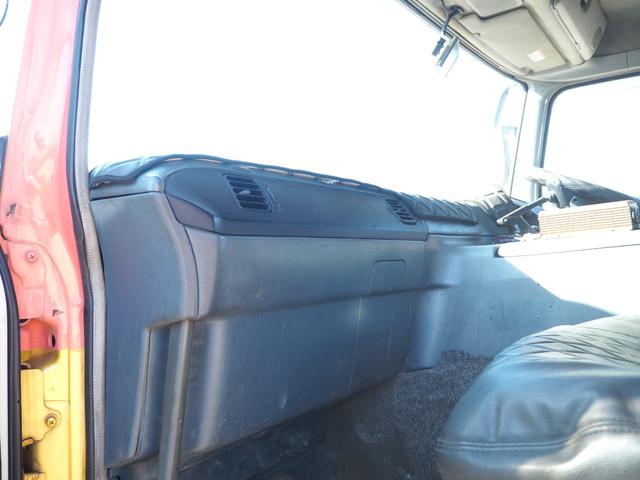 スーパーグレート 　４軸低床　２デフ　タダノ　ＴＭ－ＺＲ５０４　４段クレーン　角足　ラジコン付　上物同年　アルミブロック平ボディ　五方開　床鉄縞板張り　リアエアサス　ターボ３８０馬力　積載１２．３ｔ　７速ＭＴ　デフロック（59枚目）