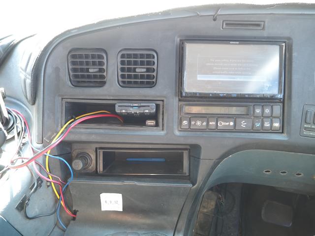 スーパーグレート 　４軸低床　２デフ　タダノ　ＴＭ－ＺＲ５０４　４段クレーン　角足　ラジコン付　上物同年　アルミブロック平ボディ　五方開　床鉄縞板張り　リアエアサス　ターボ３８０馬力　積載１２．３ｔ　７速ＭＴ　デフロック（66枚目）