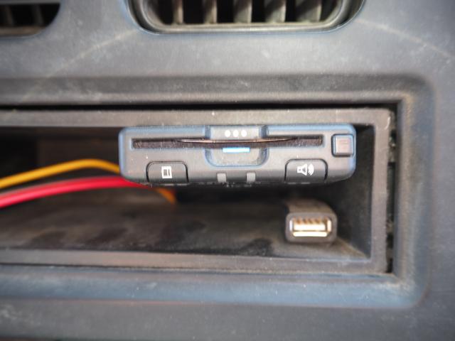 スーパーグレート 　４軸低床　２デフ　タダノ　ＴＭ－ＺＲ５０４　４段クレーン　角足　ラジコン付　上物同年　アルミブロック平ボディ　五方開　床鉄縞板張り　リアエアサス　ターボ３８０馬力　積載１２．３ｔ　７速ＭＴ　デフロック（67枚目）