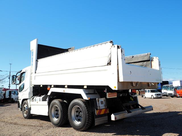 スーパーグレート 　２デフ　小平製　ＤＭ１７－１０　大型ダンプ　電動コボレーン　リーフサス　ターボ３８０馬力　積載８．１ｔ　７速ＭＴ　ベッド付　アルミホイール（前輪のみ）　デフロック　坂道発進補助装置　ＥＴＣ　ＨＩＤ（3枚目）