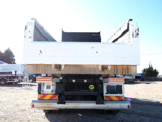 スーパーグレート 　２デフ　小平製　ＤＭ１７－１０　大型ダンプ　電動コボレーン　リーフサス　ターボ３８０馬力　積載８．１ｔ　７速ＭＴ　ベッド付　アルミホイール（前輪のみ）　デフロック　坂道発進補助装置　ＥＴＣ　ＨＩＤ（4枚目）