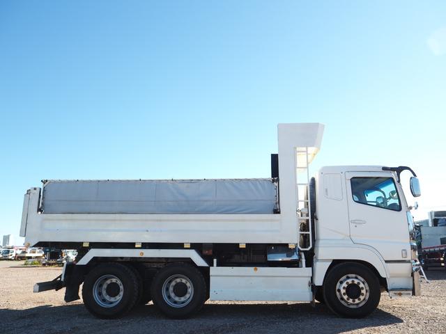 スーパーグレート 　２デフ　小平製　ＤＭ１７－１０　大型ダンプ　電動コボレーン　リーフサス　ターボ３８０馬力　積載８．１ｔ　７速ＭＴ　ベッド付　アルミホイール（前輪のみ）　デフロック　坂道発進補助装置　ＥＴＣ　ＨＩＤ（15枚目）