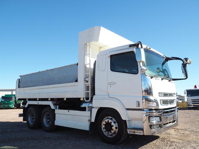 スーパーグレート 　２デフ　小平製　ＤＭ１７－１０　大型ダンプ　電動コボレーン　リーフサス　ターボ３８０馬力　積載８．１ｔ　７速ＭＴ　ベッド付　アルミホイール（前輪のみ）　デフロック　坂道発進補助装置　ＥＴＣ　ＨＩＤ（16枚目）