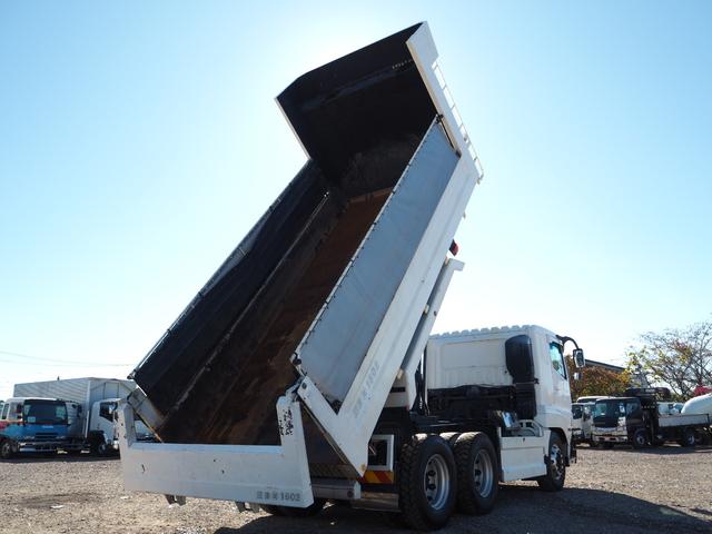 スーパーグレート 　２デフ　小平製　ＤＭ１７－１０　大型ダンプ　電動コボレーン　リーフサス　ターボ３８０馬力　積載８．１ｔ　７速ＭＴ　ベッド付　アルミホイール（前輪のみ）　デフロック　坂道発進補助装置　ＥＴＣ　ＨＩＤ（22枚目）