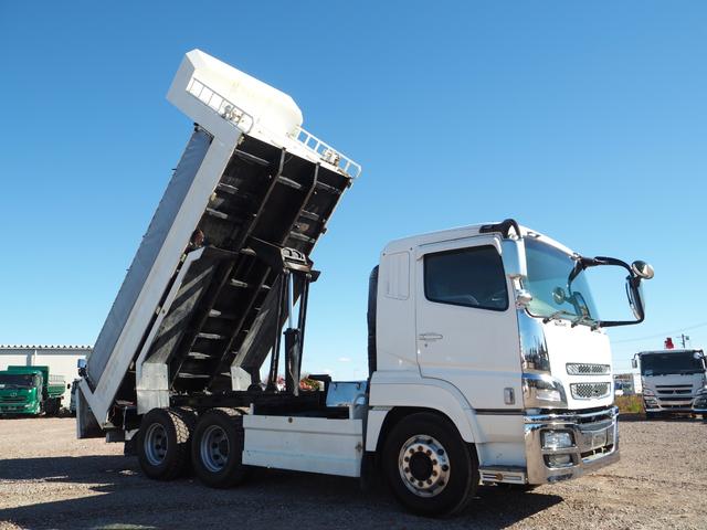 スーパーグレート 　２デフ　小平製　ＤＭ１７－１０　大型ダンプ　電動コボレーン　リーフサス　ターボ３８０馬力　積載８．１ｔ　７速ＭＴ　ベッド付　アルミホイール（前輪のみ）　デフロック　坂道発進補助装置　ＥＴＣ　ＨＩＤ（24枚目）