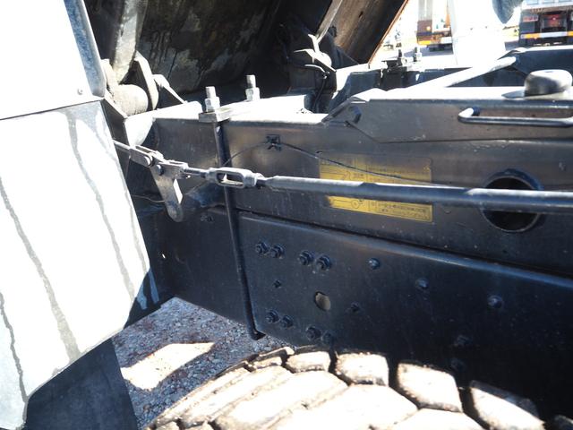 スーパーグレート 　２デフ　小平製　ＤＭ１７－１０　大型ダンプ　電動コボレーン　リーフサス　ターボ３８０馬力　積載８．１ｔ　７速ＭＴ　ベッド付　アルミホイール（前輪のみ）　デフロック　坂道発進補助装置　ＥＴＣ　ＨＩＤ（41枚目）