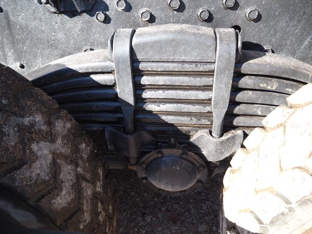 スーパーグレート 　２デフ　小平製　ＤＭ１７－１０　大型ダンプ　電動コボレーン　リーフサス　ターボ３８０馬力　積載８．１ｔ　７速ＭＴ　ベッド付　アルミホイール（前輪のみ）　デフロック　坂道発進補助装置　ＥＴＣ　ＨＩＤ（57枚目）