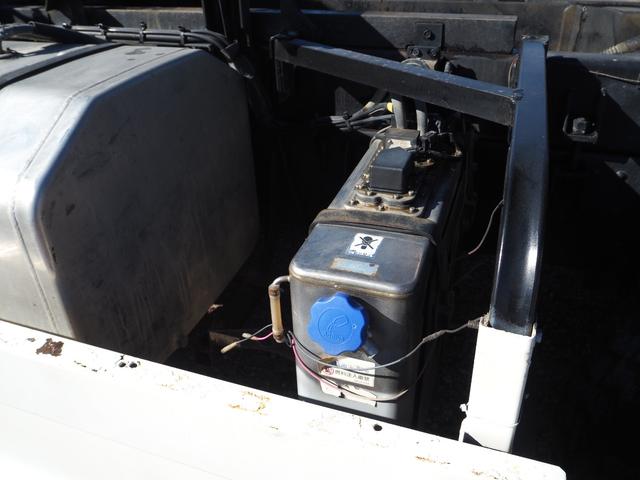 スーパーグレート 　２デフ　小平製　ＤＭ１７－１０　大型ダンプ　電動コボレーン　リーフサス　ターボ３８０馬力　積載８．１ｔ　７速ＭＴ　ベッド付　アルミホイール（前輪のみ）　デフロック　坂道発進補助装置　ＥＴＣ　ＨＩＤ（59枚目）