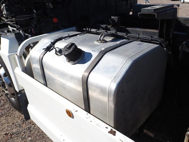 スーパーグレート 　２デフ　小平製　ＤＭ１７－１０　大型ダンプ　電動コボレーン　リーフサス　ターボ３８０馬力　積載８．１ｔ　７速ＭＴ　ベッド付　アルミホイール（前輪のみ）　デフロック　坂道発進補助装置　ＥＴＣ　ＨＩＤ（60枚目）