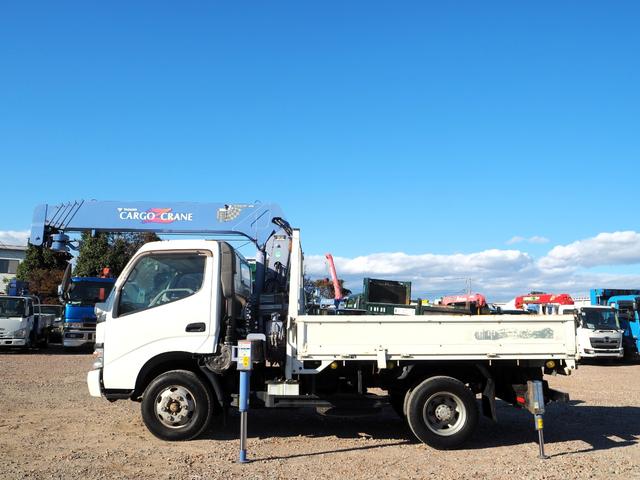 デュトロ 　ワイド幅　ショートボディ／セミロングボディ　タダノ　ＴＭ－ＺＲ２９５　５段クレーン　フックイン　差し違いアウトリガー　リアアウトリガー　２．９３ｔ吊　ラジコン　上物同年　平ボディ　生エンジン　積載３ｔ（2枚目）