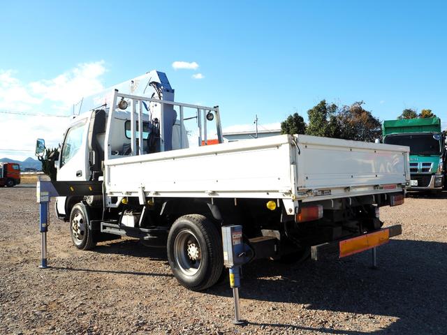 デュトロ 　ワイド幅　ショートボディ／セミロングボディ　タダノ　ＴＭ－ＺＲ２９５　５段クレーン　フックイン　差し違いアウトリガー　リアアウトリガー　２．９３ｔ吊　ラジコン　上物同年　平ボディ　生エンジン　積載３ｔ（3枚目）