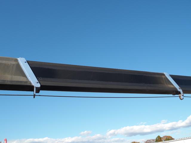 デュトロ 　ワイド幅　ショートボディ／セミロングボディ　タダノ　ＴＭ－ＺＲ２９５　５段クレーン　フックイン　差し違いアウトリガー　リアアウトリガー　２．９３ｔ吊　ラジコン　上物同年　平ボディ　生エンジン　積載３ｔ（21枚目）