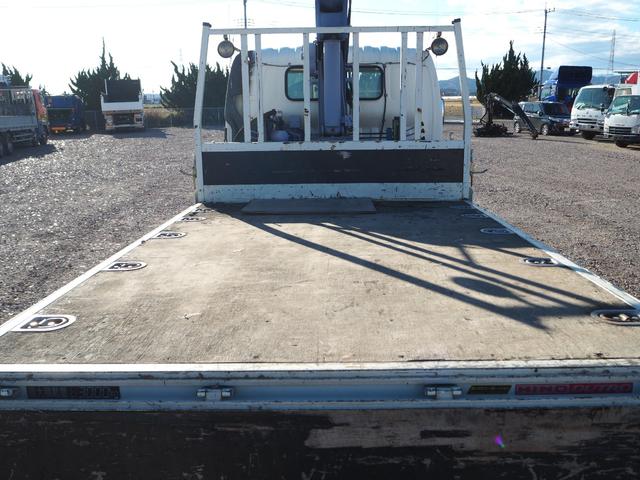 デュトロ 　ワイド幅　ショートボディ／セミロングボディ　タダノ　ＴＭ－ＺＲ２９５　５段クレーン　フックイン　差し違いアウトリガー　リアアウトリガー　２．９３ｔ吊　ラジコン　上物同年　平ボディ　生エンジン　積載３ｔ（26枚目）