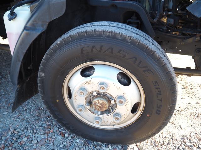 デュトロ 　ワイド幅　ショートボディ／セミロングボディ　タダノ　ＴＭ－ＺＲ２９５　５段クレーン　フックイン　差し違いアウトリガー　リアアウトリガー　２．９３ｔ吊　ラジコン　上物同年　平ボディ　生エンジン　積載３ｔ（36枚目）