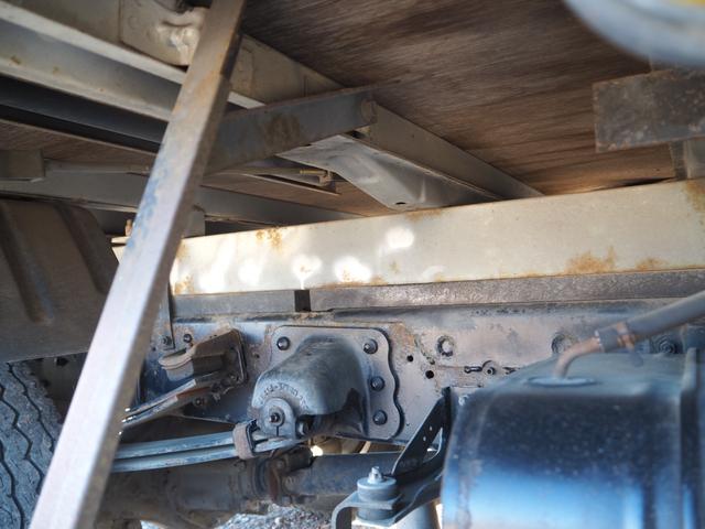 デュトロ 　ワイド幅　ショートボディ／セミロングボディ　タダノ　ＴＭ－ＺＲ２９５　５段クレーン　フックイン　差し違いアウトリガー　リアアウトリガー　２．９３ｔ吊　ラジコン　上物同年　平ボディ　生エンジン　積載３ｔ（42枚目）