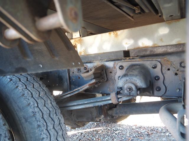 デュトロ 　ワイド幅　ショートボディ／セミロングボディ　タダノ　ＴＭ－ＺＲ２９５　５段クレーン　フックイン　差し違いアウトリガー　リアアウトリガー　２．９３ｔ吊　ラジコン　上物同年　平ボディ　生エンジン　積載３ｔ（43枚目）