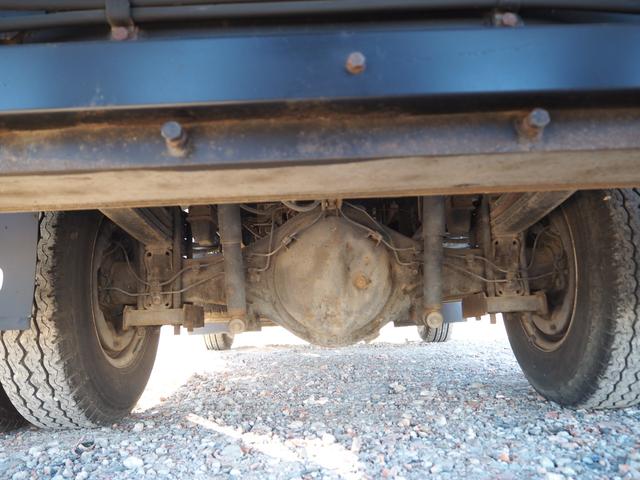 デュトロ 　ワイド幅　ショートボディ／セミロングボディ　タダノ　ＴＭ－ＺＲ２９５　５段クレーン　フックイン　差し違いアウトリガー　リアアウトリガー　２．９３ｔ吊　ラジコン　上物同年　平ボディ　生エンジン　積載３ｔ（48枚目）