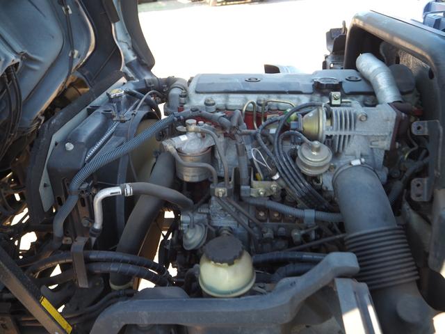 デュトロ 　ワイド幅　ショートボディ／セミロングボディ　タダノ　ＴＭ－ＺＲ２９５　５段クレーン　フックイン　差し違いアウトリガー　リアアウトリガー　２．９３ｔ吊　ラジコン　上物同年　平ボディ　生エンジン　積載３ｔ（58枚目）