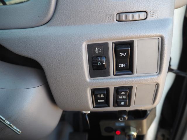 デュトロ 　ワイド幅　ショートボディ／セミロングボディ　タダノ　ＴＭ－ＺＲ２９５　５段クレーン　フックイン　差し違いアウトリガー　リアアウトリガー　２．９３ｔ吊　ラジコン　上物同年　平ボディ　生エンジン　積載３ｔ（69枚目）