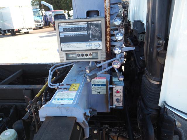 ファイター 　車載車／車両運搬車／キャリアカー　クレーン付セーフティーローダー　タダノ　３段クレーン　角足　差し違いアウトリガー　ラジコン　スライドボディ　油圧リアゲート　ウインチ　ラジコン　生エンジン　積載２ｔ（10枚目）