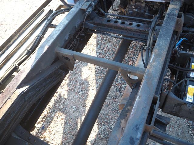 ファイター 　車載車／車両運搬車／キャリアカー　クレーン付セーフティーローダー　タダノ　３段クレーン　角足　差し違いアウトリガー　ラジコン　スライドボディ　油圧リアゲート　ウインチ　ラジコン　生エンジン　積載２ｔ（29枚目）