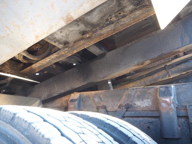 ファイター 　車載車／車両運搬車／キャリアカー　クレーン付セーフティーローダー　タダノ　３段クレーン　角足　差し違いアウトリガー　ラジコン　スライドボディ　油圧リアゲート　ウインチ　ラジコン　生エンジン　積載２ｔ（35枚目）