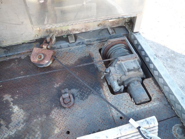 ファイター 　車載車／車両運搬車／キャリアカー　クレーン付セーフティーローダー　タダノ　３段クレーン　角足　差し違いアウトリガー　ラジコン　スライドボディ　油圧リアゲート　ウインチ　ラジコン　生エンジン　積載２ｔ（39枚目）