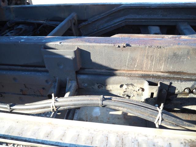 ファイター 　車載車／車両運搬車／キャリアカー　クレーン付セーフティーローダー　タダノ　３段クレーン　角足　差し違いアウトリガー　ラジコン　スライドボディ　油圧リアゲート　ウインチ　ラジコン　生エンジン　積載２ｔ（51枚目）