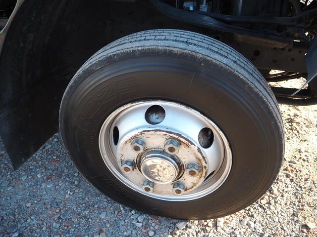 ファイター 　車載車／車両運搬車／キャリアカー　クレーン付セーフティーローダー　タダノ　３段クレーン　角足　差し違いアウトリガー　ラジコン　スライドボディ　油圧リアゲート　ウインチ　ラジコン　生エンジン　積載２ｔ（60枚目）