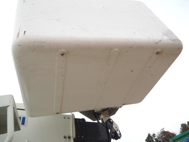 エルフトラック 　４ＷＤ　パートタイム式四駆　アイチ製　ＳＢ１０Ａ　高所作業車　作業床高さ９．７ｍ　上物同年　直下型アウトリガー　旋回自動停止　ＦＲＰ製バケット荷重２００ｋｇ　干渉防止装置　ターボ１５０馬力　５速ＭＴ（26枚目）